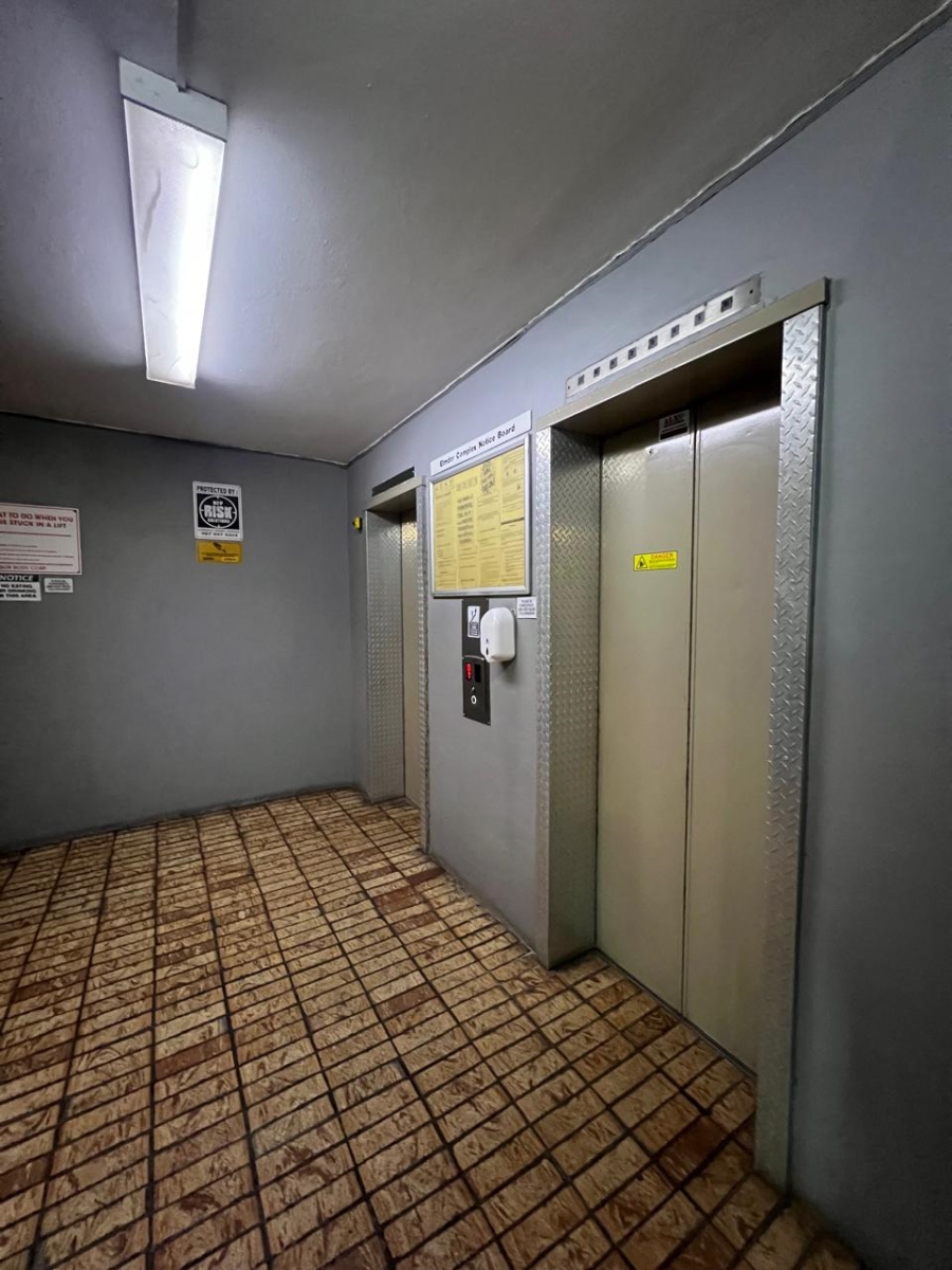 To Let 1 Bedroom Property for Rent in Humewood Eastern Cape